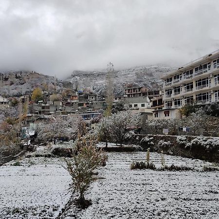Hilltop Hotel, Hunza Karimabad  Exterior photo